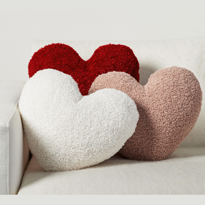 Love, подушка сердце 40х35, мех